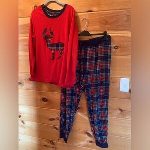 Eddie Bauer Ladies Christmas Holiday Sleep Set ( LARGE ). Deer and flannel